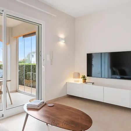 De Diseno Reformado Con Piscina Y Jardin Dénia