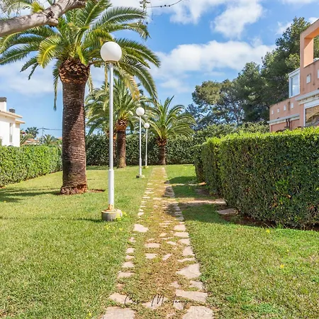 Apartament De Diseno Reformado Con Piscina Y Jardin *