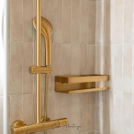 De Diseno Reformado Con Piscina Y Jardin Apartament *