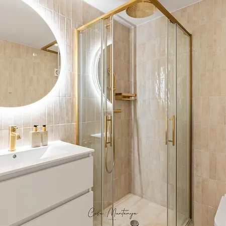 Apartament De Diseno Reformado Con Piscina Y Jardin *