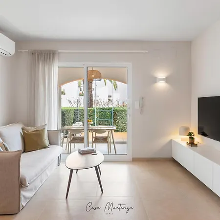 Apartament De Diseno Reformado Con Piscina Y Jardin *