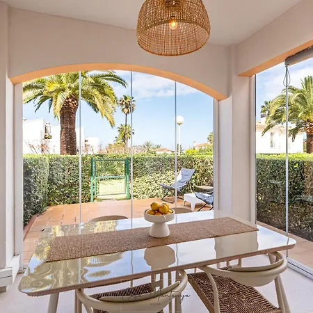 Apartament De Diseno Reformado Con Piscina Y Jardin